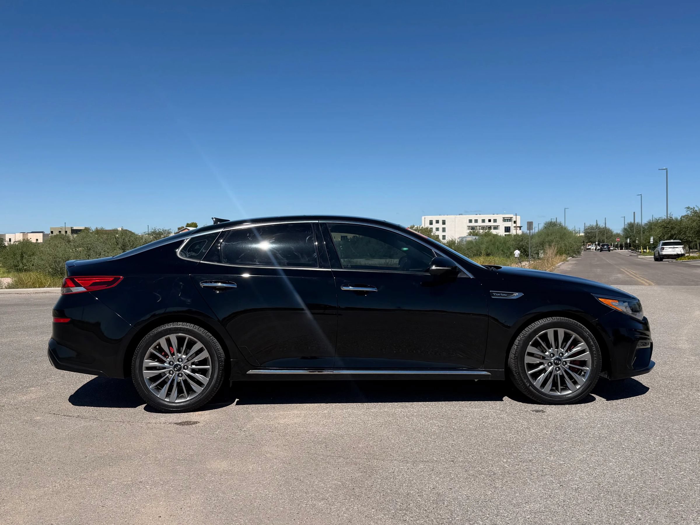 Used 2019 Kia Optima SX w/ SX Limited (Bronze) Package FWD image 6