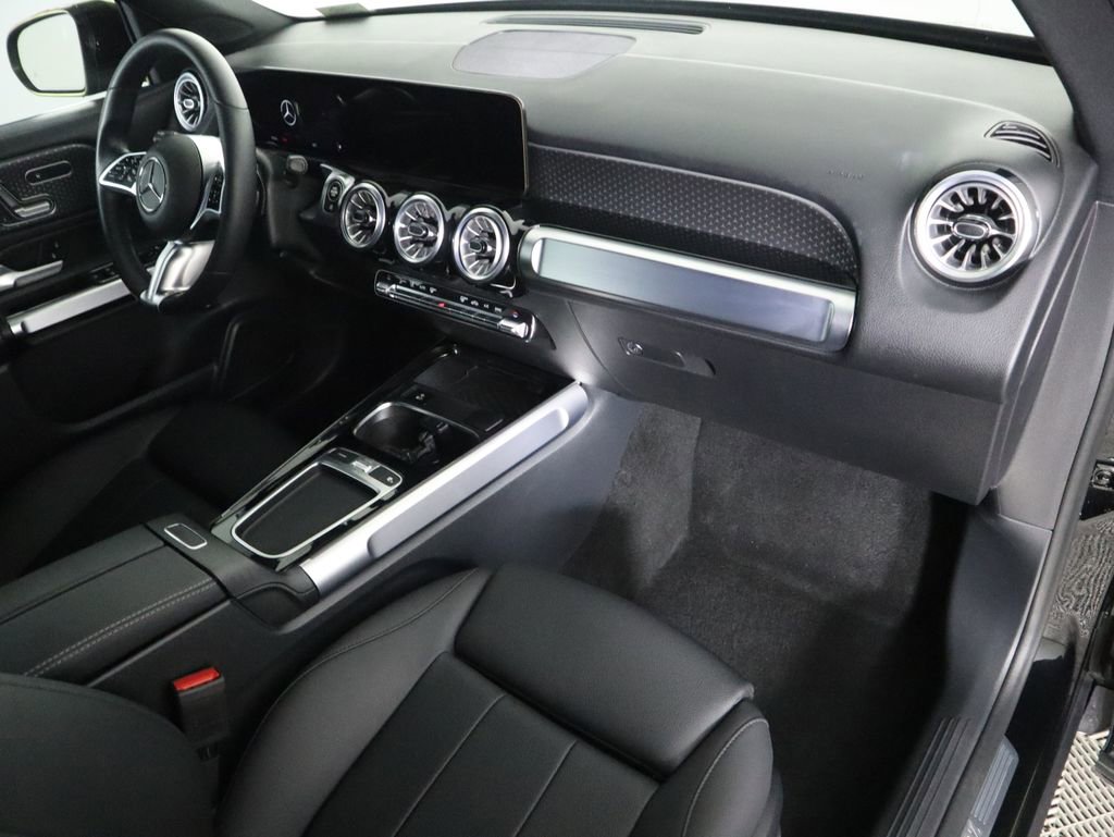 Certified 2025 Mercedes-Benz GLB 250 image 17