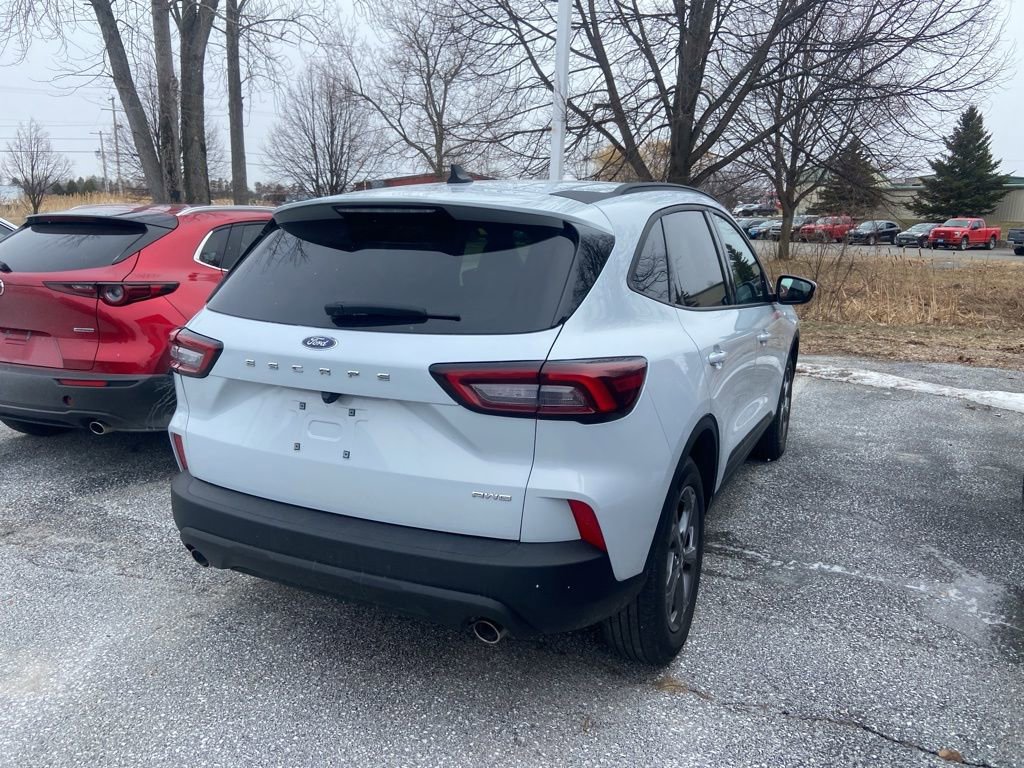 Used 2025 Ford Escape ST-Line Select image 5