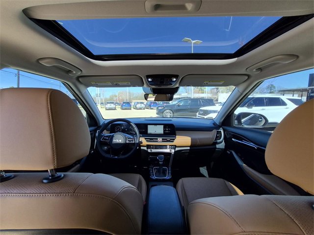Used 2024 Kia Seltos SX w/ SX Sunroof Package image 25