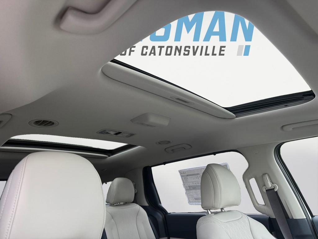 New 2026 Kia Carnival SX w/ SX Dark Edition Package FWD image 16