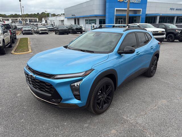 Used 2025 Chevrolet Trax ACTIV w/ Driver Confidence Package image 3