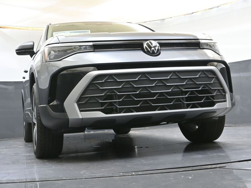 Used 2025 Volkswagen Taos S AWD/4WD image 41