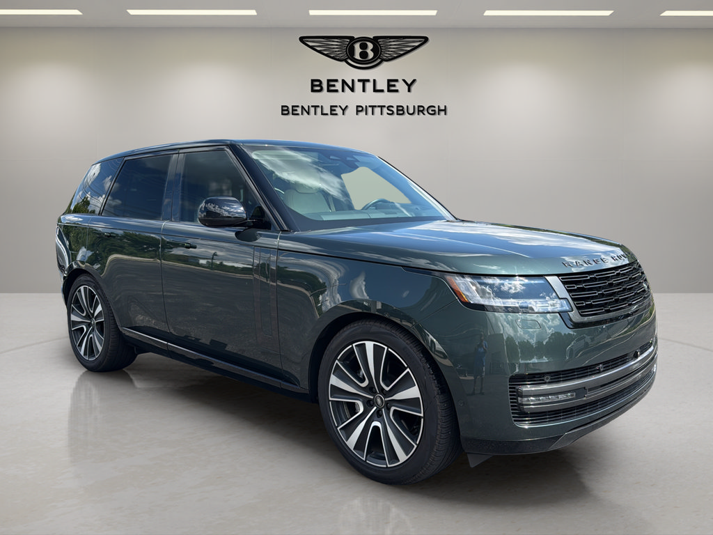 Used 2025 Land Rover Range Rover SE AWD/4WD image 3