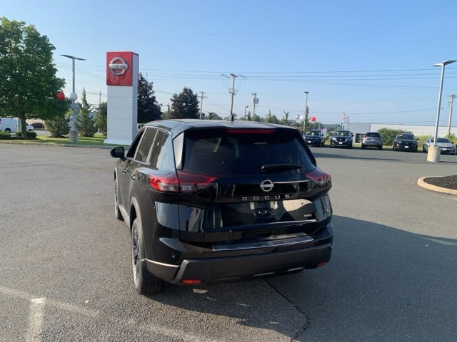 New 2026 Nissan Rogue SV image 5