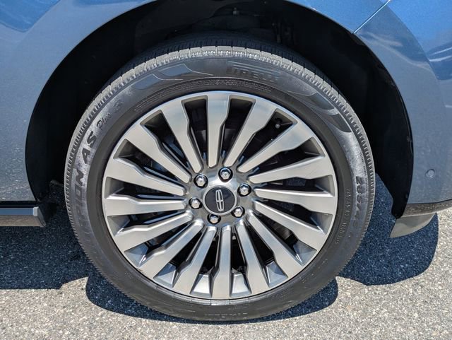 Used 2020 Lincoln Navigator L Reserve w/ Cargo Convenience Package AWD/4WD image 9