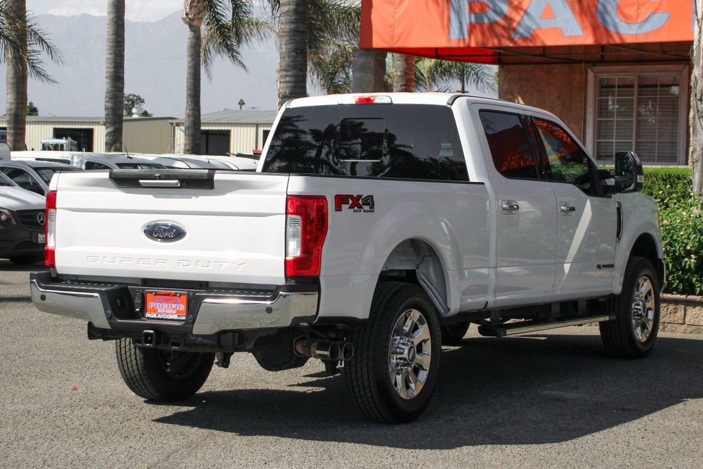 Used 2017 Ford F250 Lariat w/ Chrome Package image 9