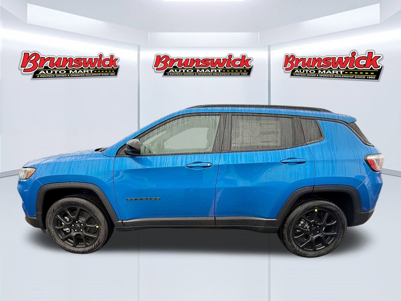 New 2026 Jeep Compass Latitude AWD/4WD image 3