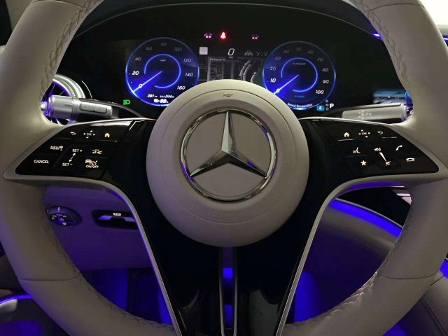 Used 2024 Mercedes-Benz EQS 450+ SUV image 36