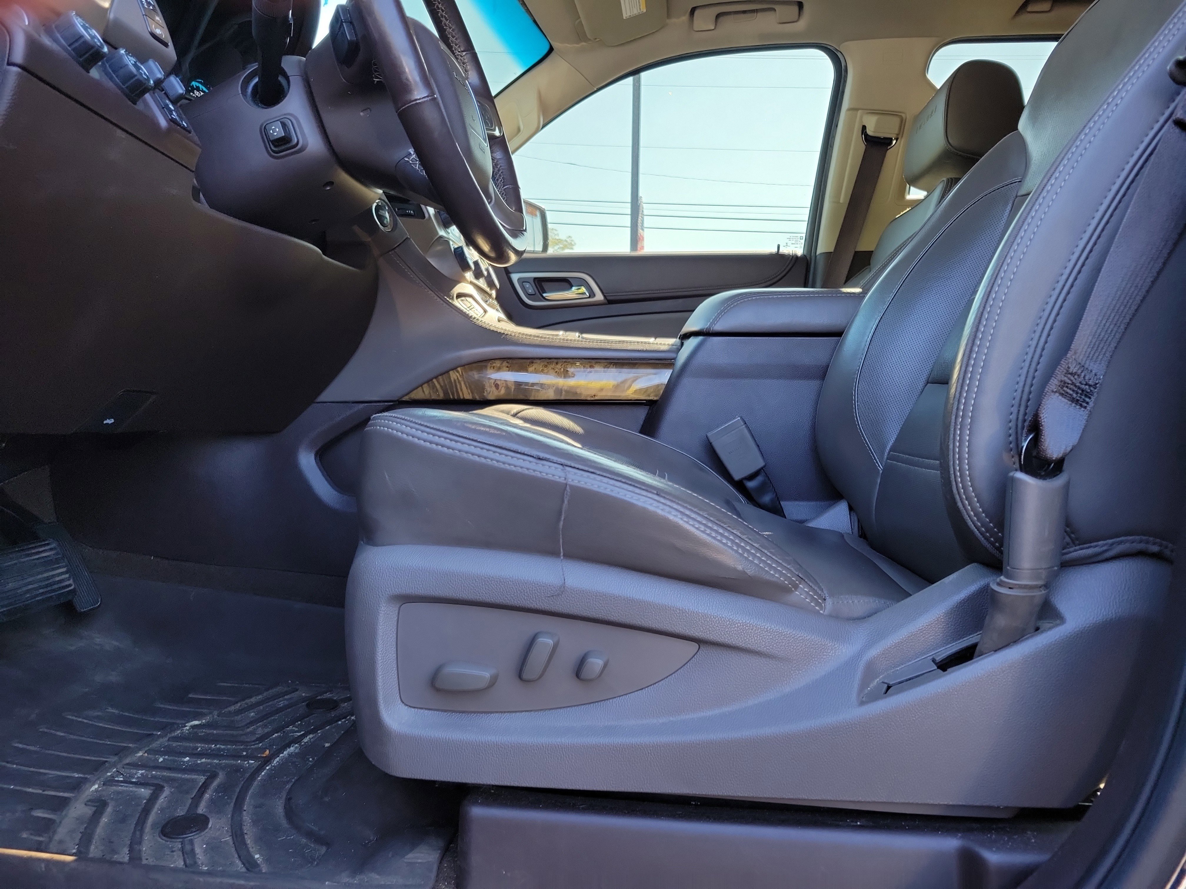 Used 2017 GMC Yukon XL Denali w/ Open Road Package image 16