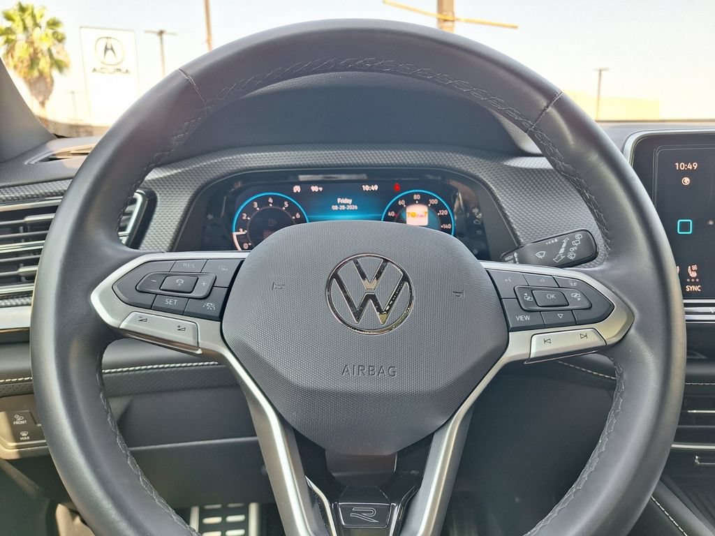 Used 2026 Volkswagen Atlas Cross Sport SEL R-Line AWD/4WD image 15
