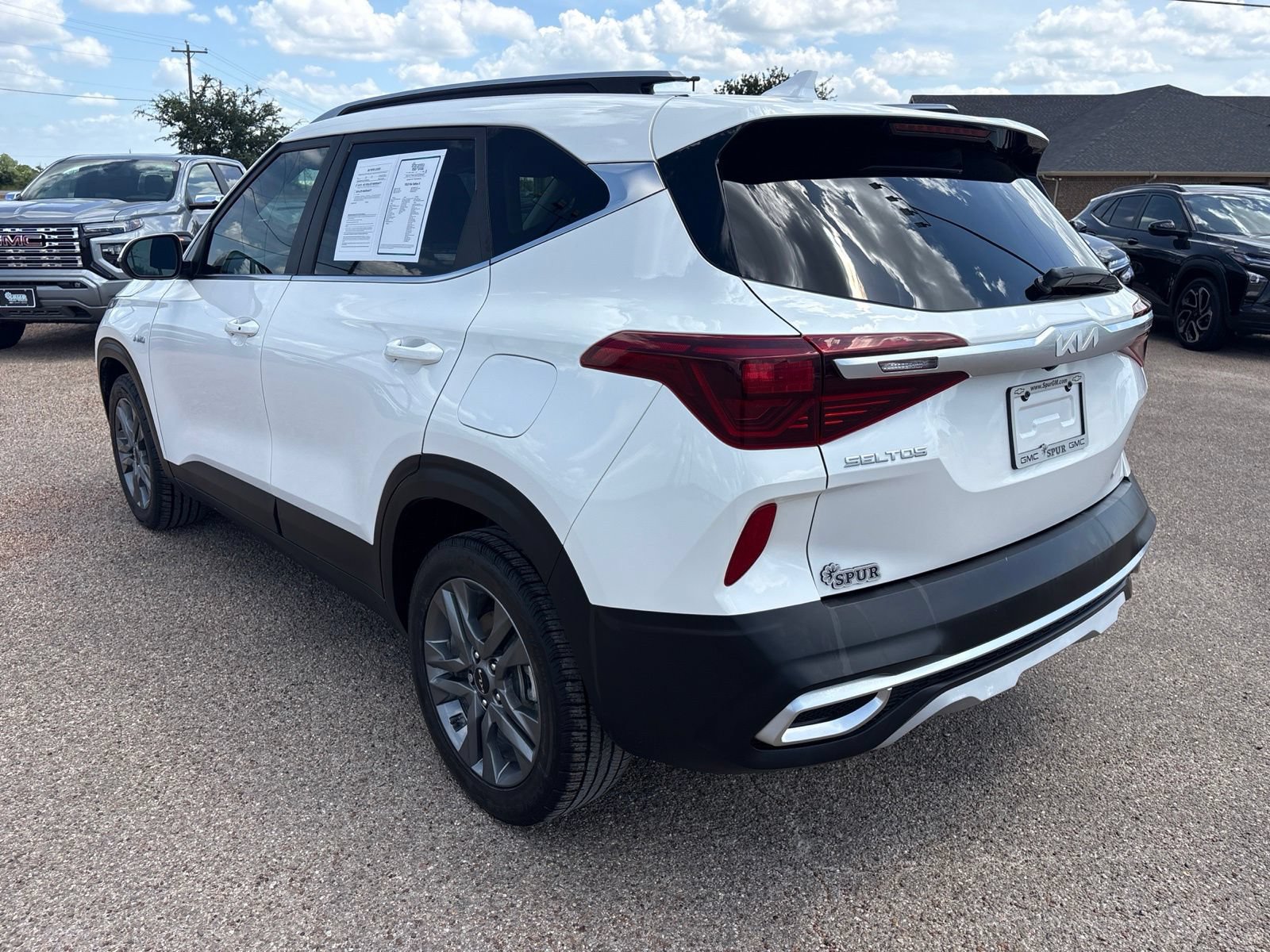 Used 2023 Kia Seltos S AWD/4WD image 4