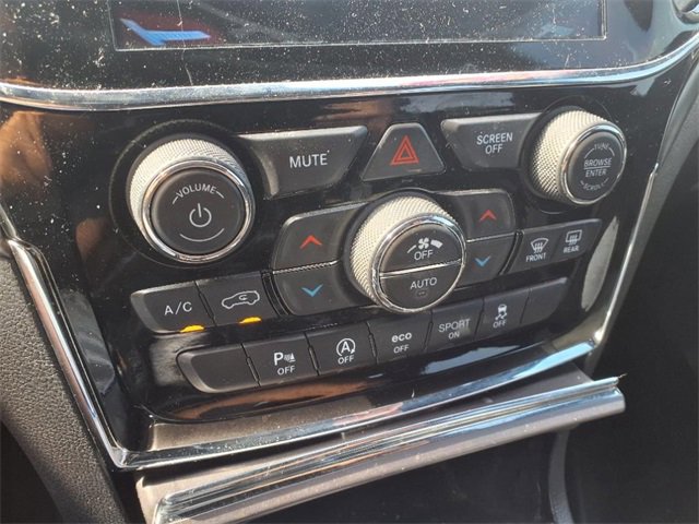 Used 2019 Jeep Grand Cherokee Laredo image 20