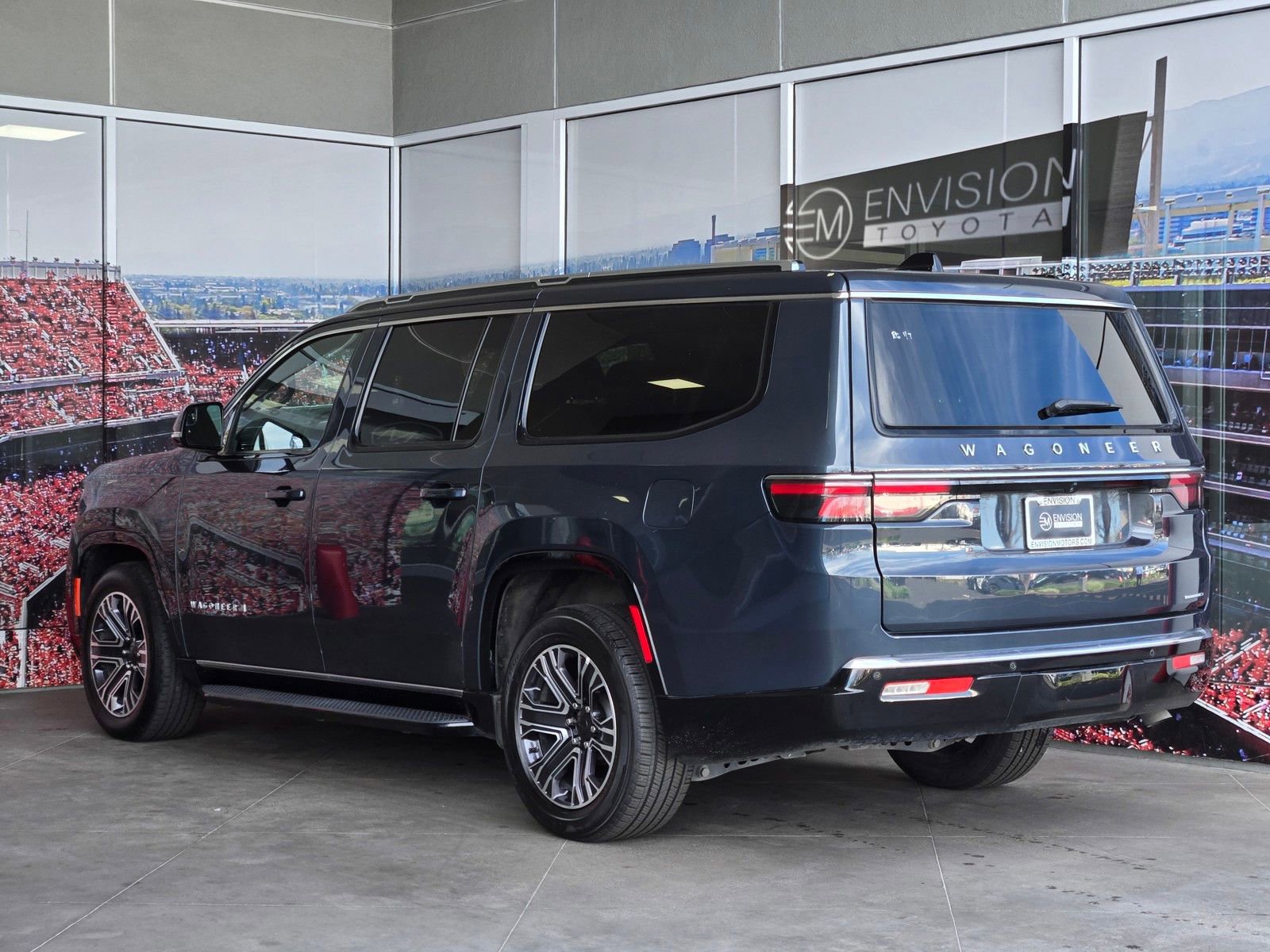 Used 2024 Jeep Wagoneer L Series II w/ Flexible Seating Group image 6