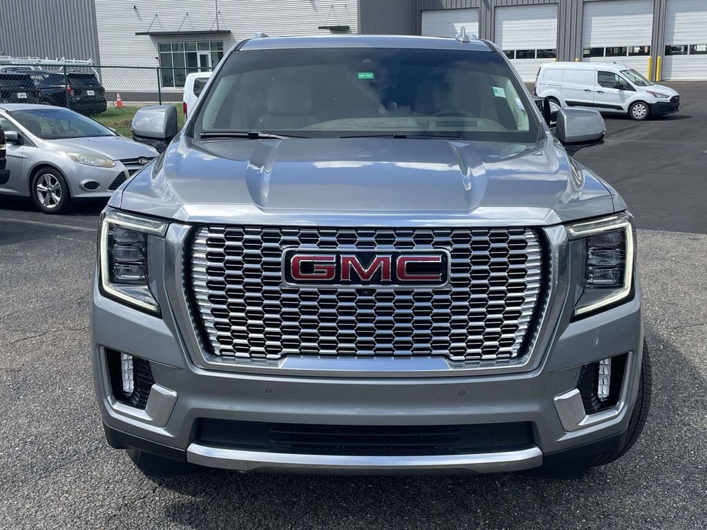 Used 2024 GMC Yukon XL Denali w/ Denali Reserve Package AWD/4WD image 8