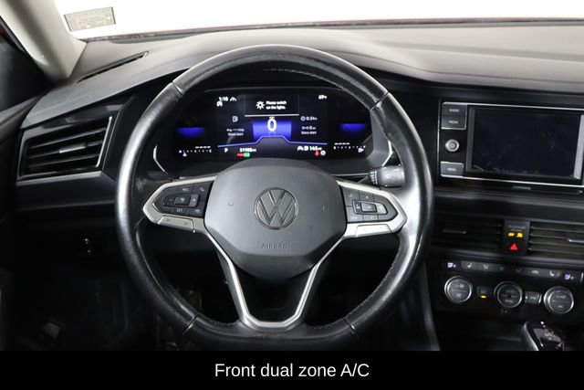 Used 2023 Volkswagen Jetta SE w/ Panoramic Sunroof Package FWD image 7