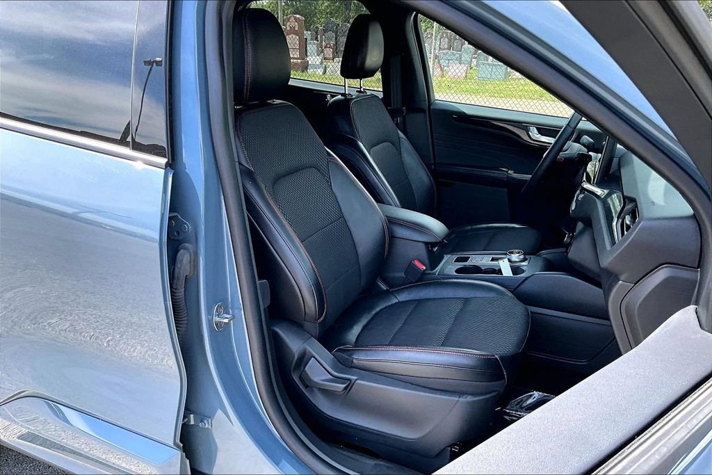 Certified 2024 Ford Escape ST-Line w/ Tech Pack #1 AWD/4WD image 7