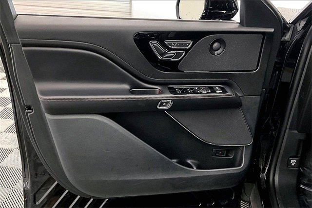 Used 2024 Lincoln Aviator Reserve image 17