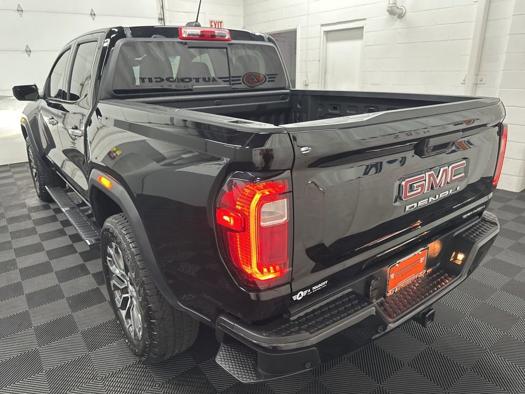 Used 2024 GMC Canyon Denali AWD/4WD image 7