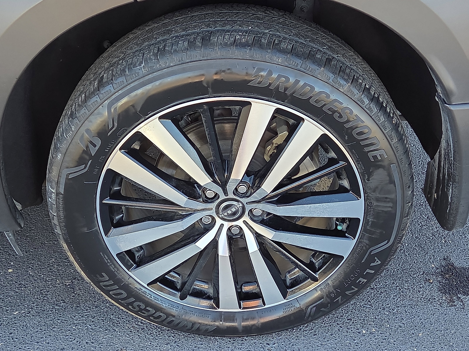 Used 2024 Nissan Pathfinder Platinum w/ Cargo Package image 8