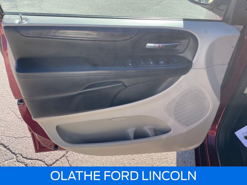 Used 2019 Dodge Grand Caravan SE image 18