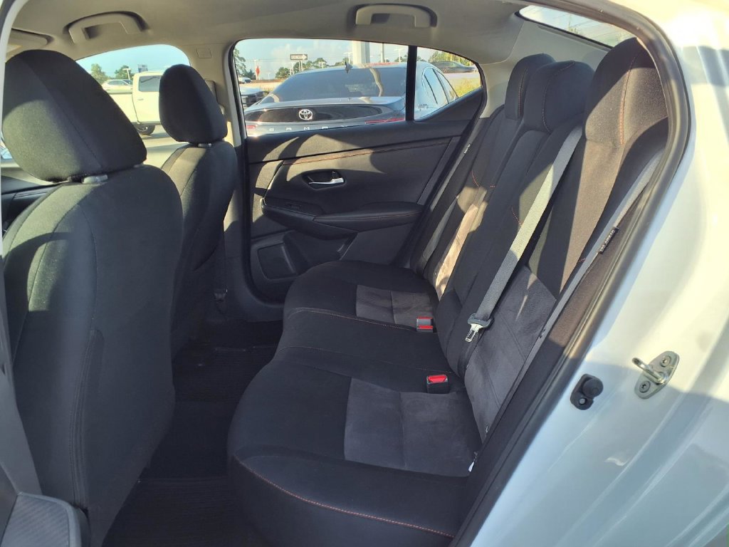 Used 2024 Nissan Sentra SR FWD image 17
