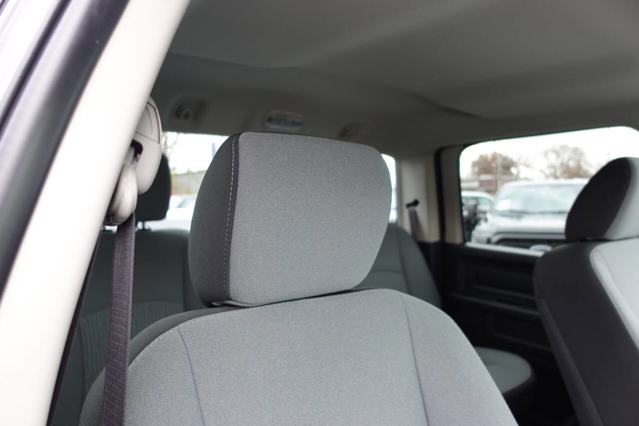 Used 2023 RAM 1500 Express w/ Wheel & Sound Group image 32