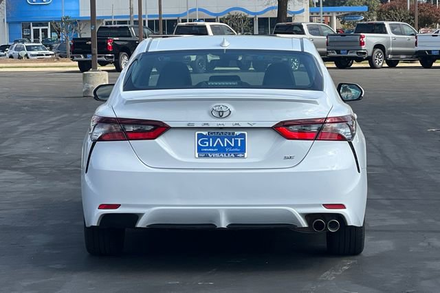 Used 2024 Toyota Camry SE image 5