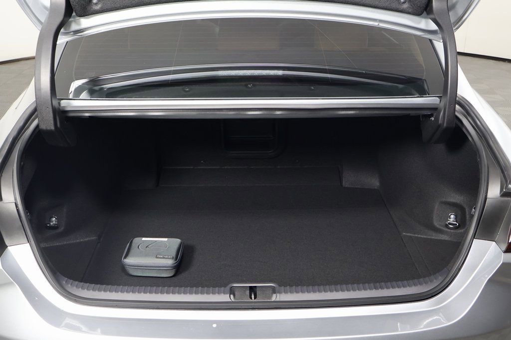 Used 2024 Lexus ES 300h w/ Premium Package image 14