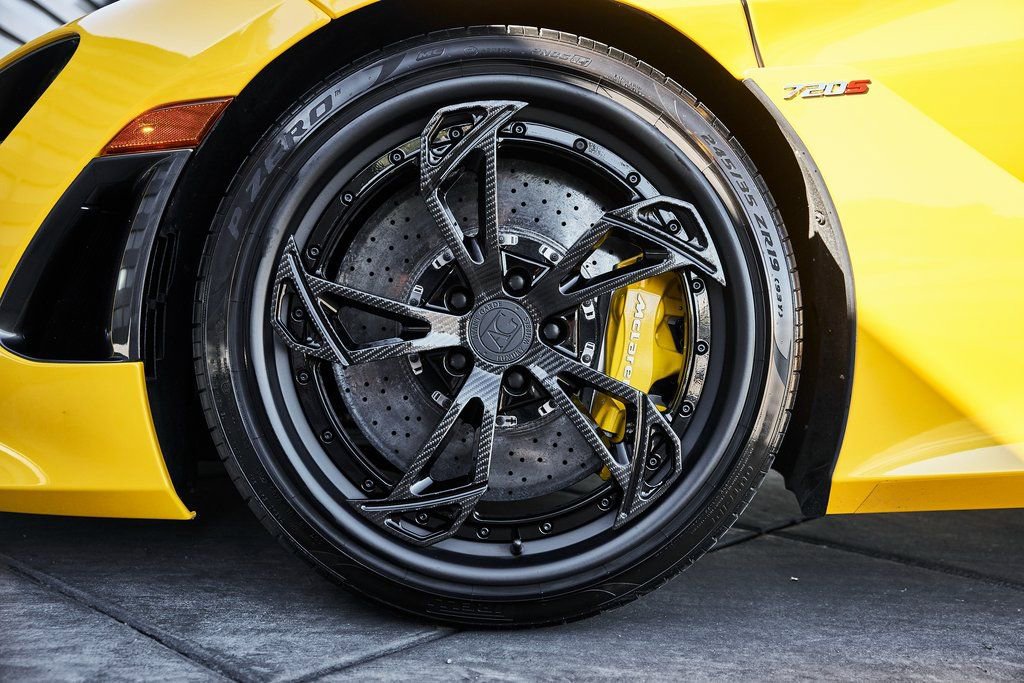 Used 2019 McLaren 720S RWD image 3