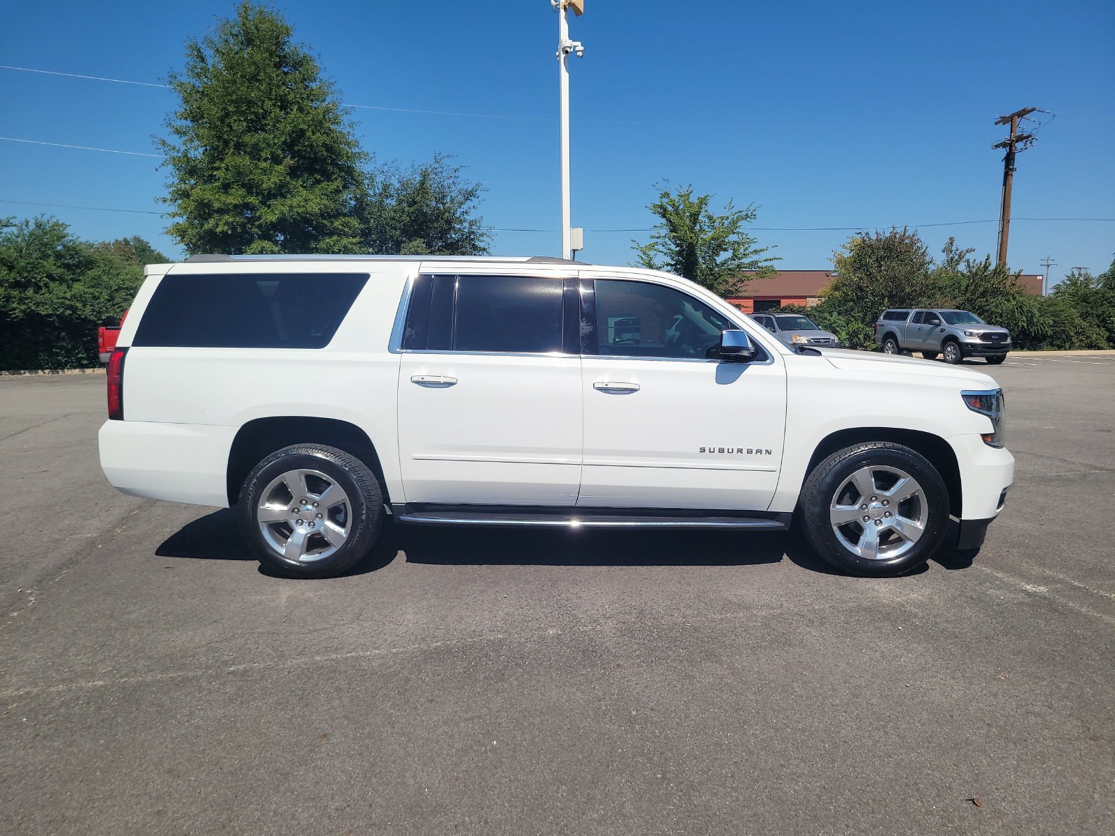 Used 2020 Chevrolet Suburban Premier AWD/4WD image 2