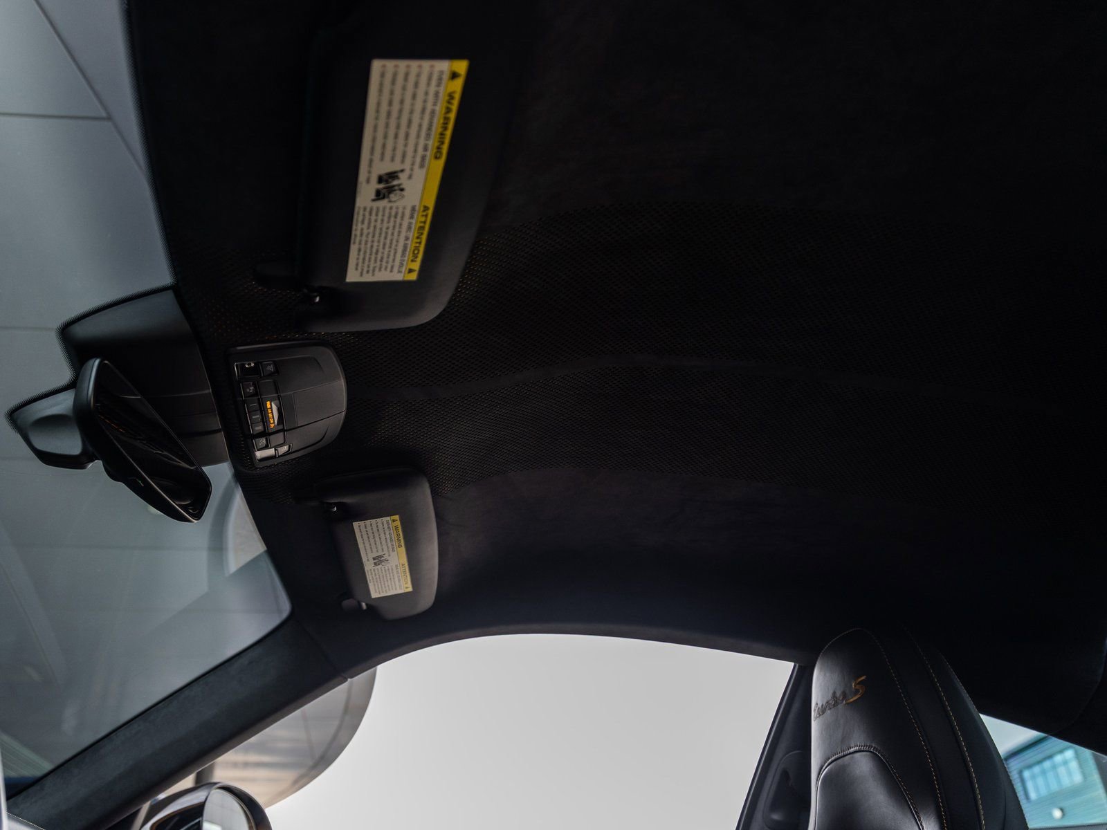 Used 2018 Porsche 911 Turbo S image 40