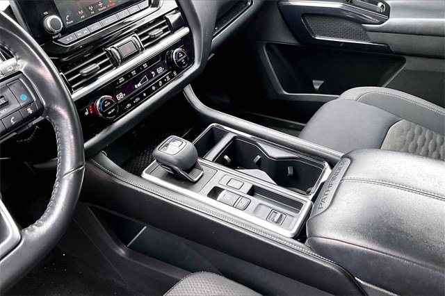 Used 2022 Nissan Pathfinder SV image 15