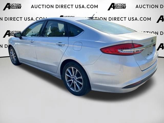 Used 2017 Ford Fusion SE image 11