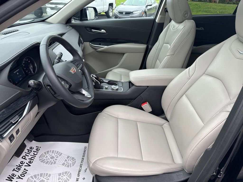 Used 2023 Cadillac XT4 Premium Luxury w/ Cold Weather Package FWD image 29