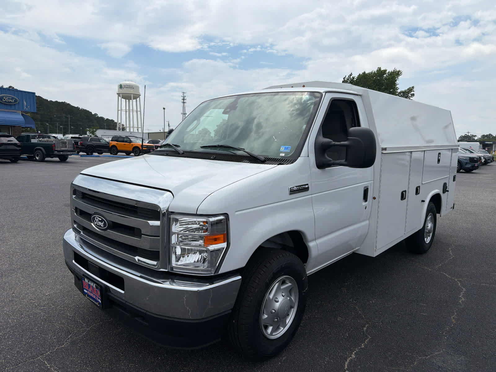 New 2026 Ford E-350 and Econoline 350 Super Duty w/ Power Equipment Group RWD image 7