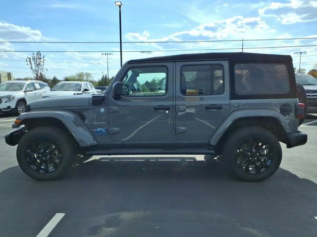 Used 2023 Jeep Wrangler Unlimited Sahara w/ Cold Weather Group image 4