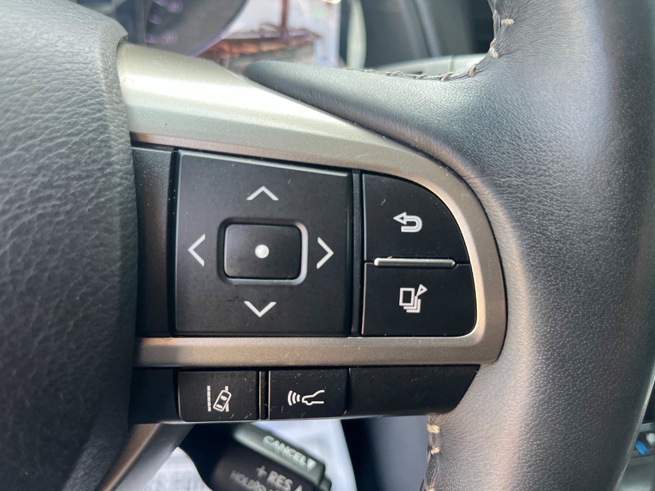 Used 2019 Lexus RX 450h AWD w/ Navigation Package image 28