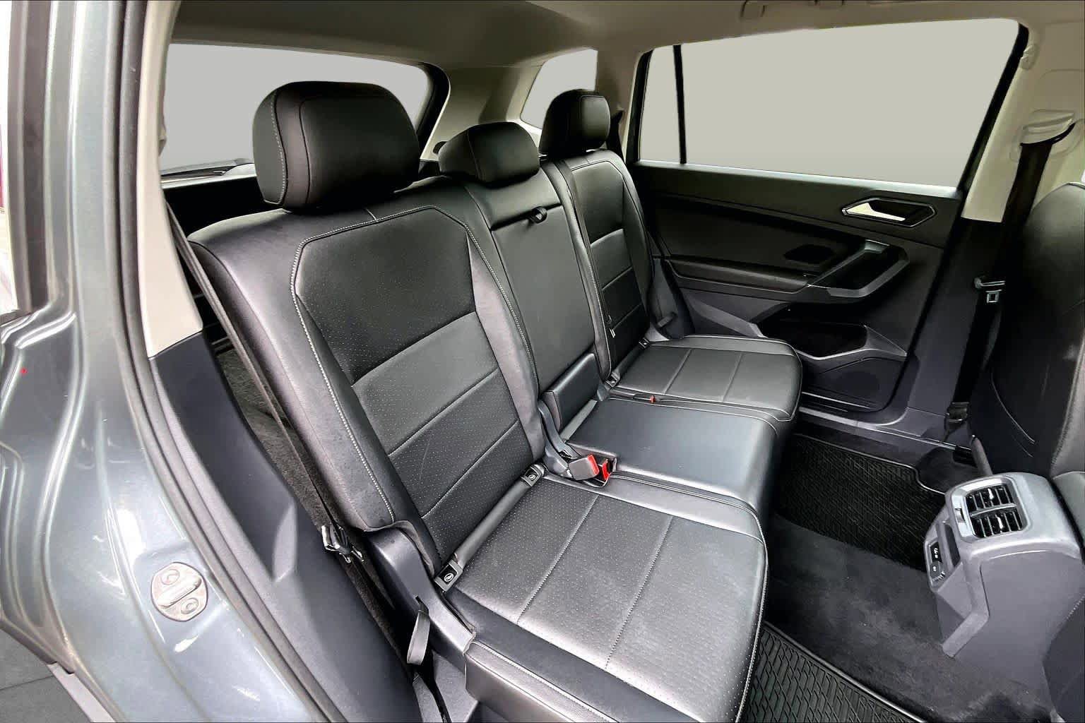 Used 2020 Volkswagen Tiguan SE w/ Panoramic Sunroof Package AWD/4WD image 20