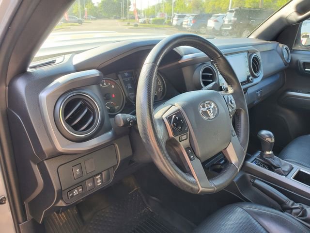 Used 2020 Toyota Tacoma TRD Sport w/ TRD Premium Sport Package AWD/4WD image 20