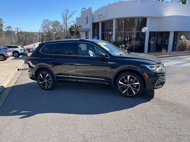 Used 2024 Volkswagen Tiguan SEL R-Line image 2