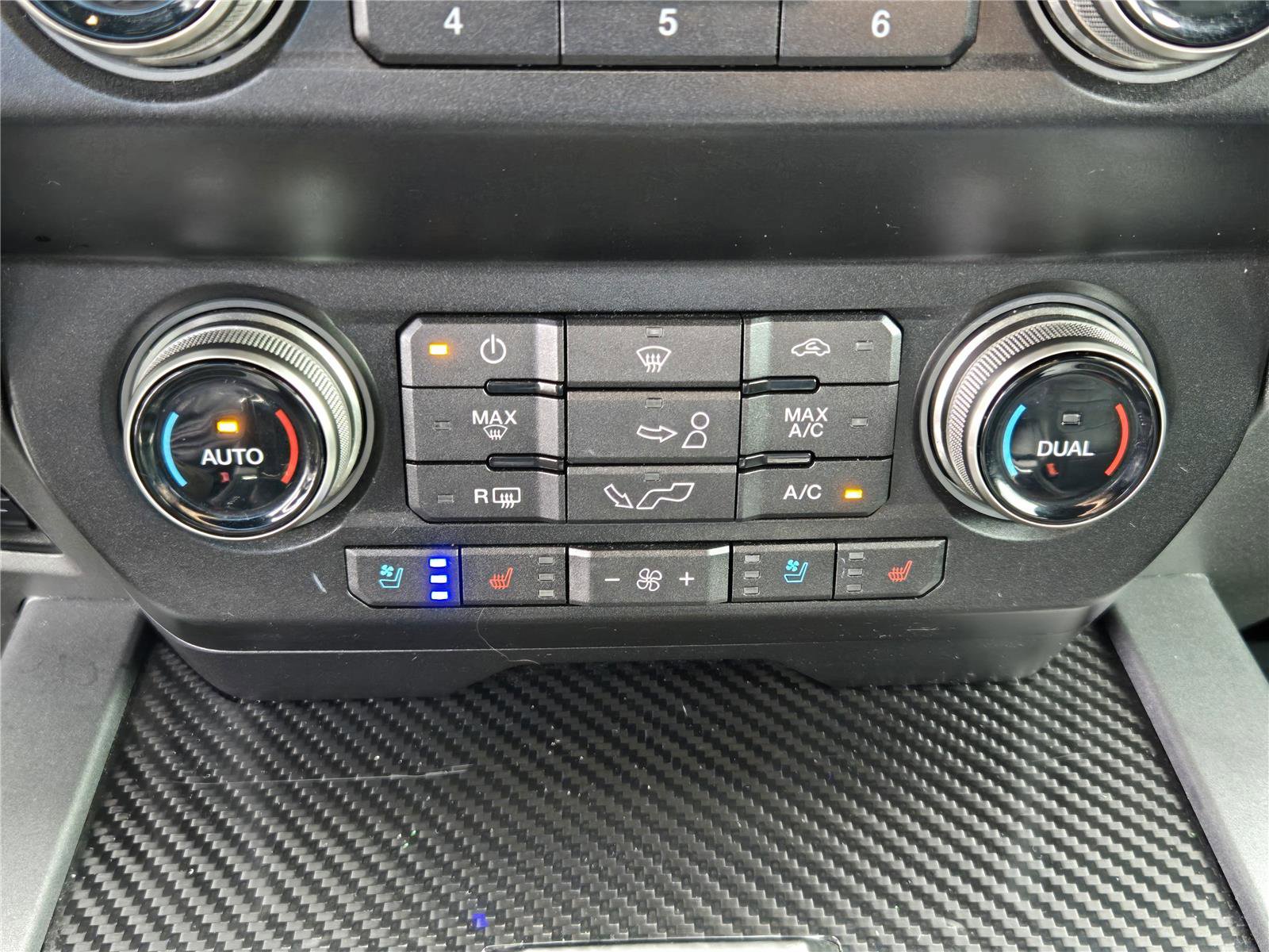 Used 2019 Ford F150 Raptor w/ Equipment Group 802A Luxury AWD/4WD image 18