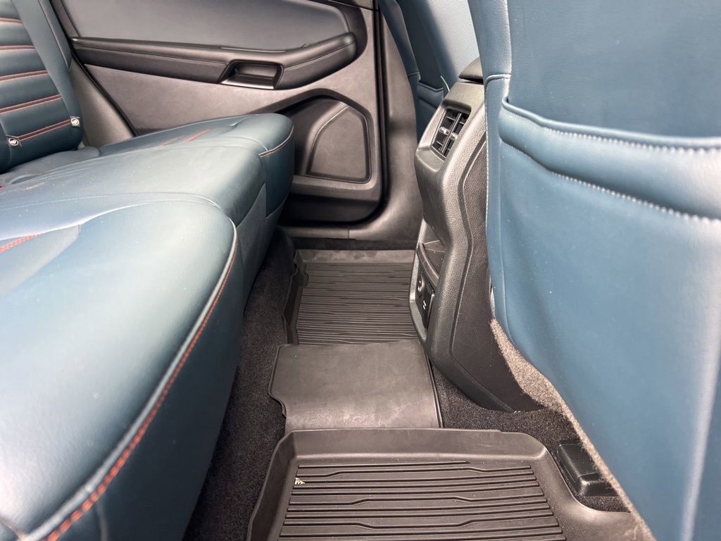 Used 2022 Ford Edge SEL w/ Sport Appearance Package image 13