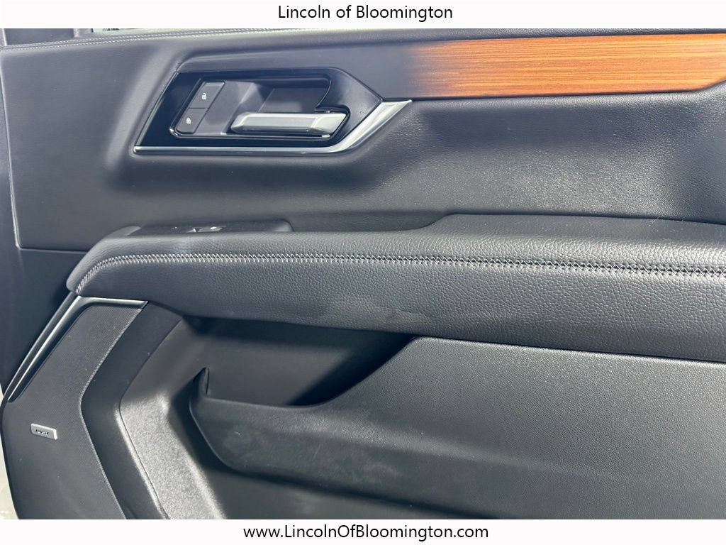 Used 2025 GMC Yukon Denali AWD/4WD image 19