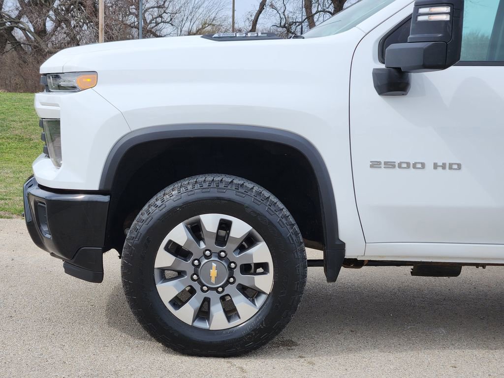 Used 2024 Chevrolet Silverado 2500 Custom w/ Custom Convenience Package image 8