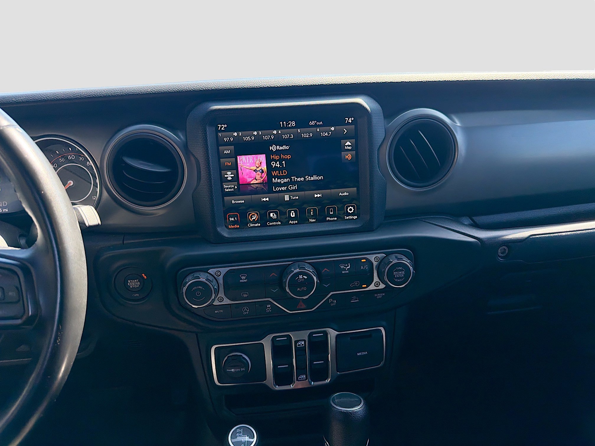 Used 2021 Jeep Gladiator Sport image 19