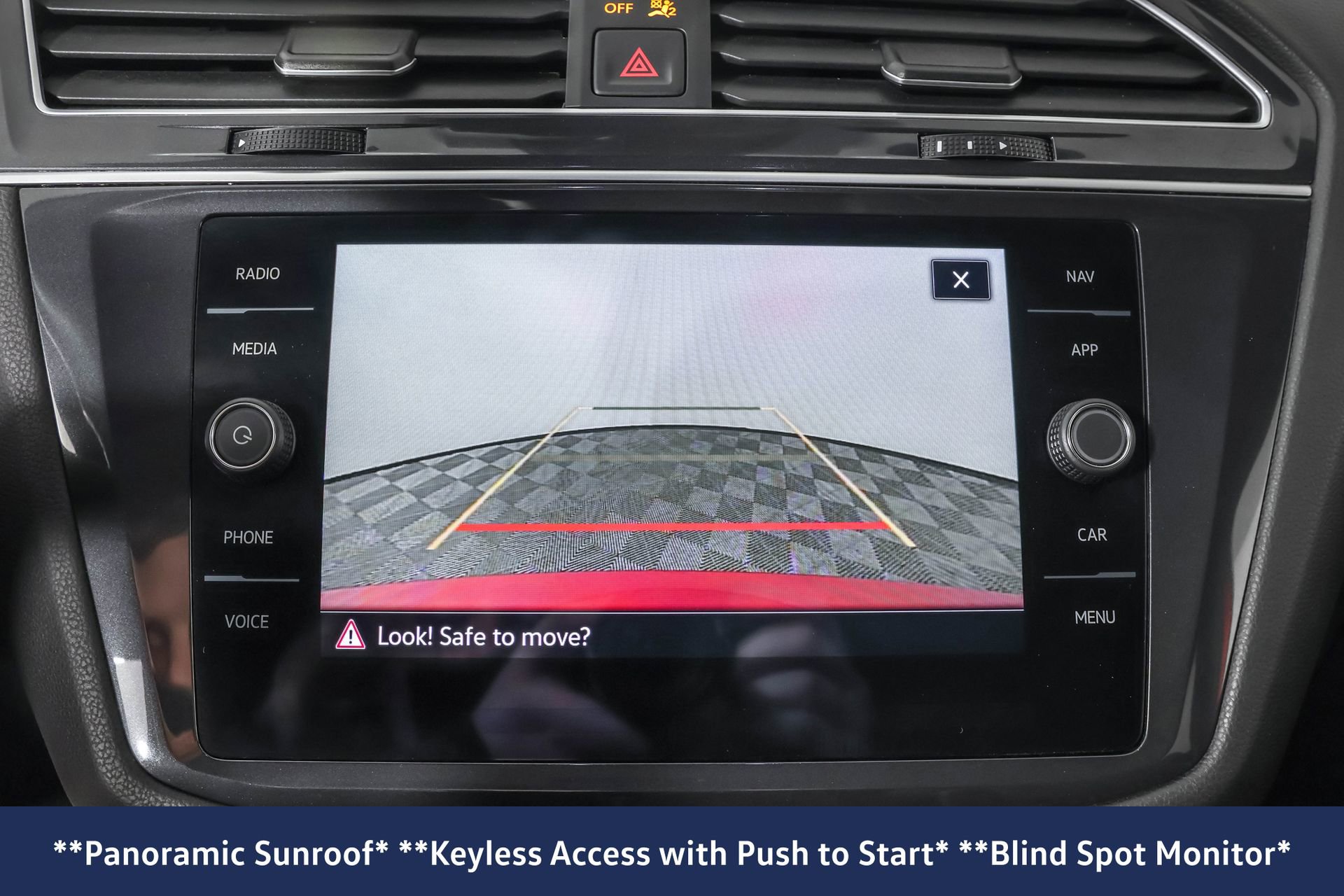 Used 2024 Volkswagen Tiguan SEL R-Line image 8