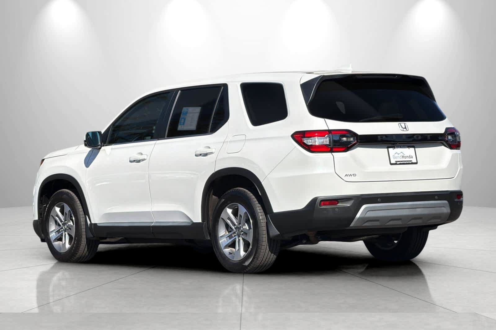 Used 2025 Honda Pilot EX-L image 6