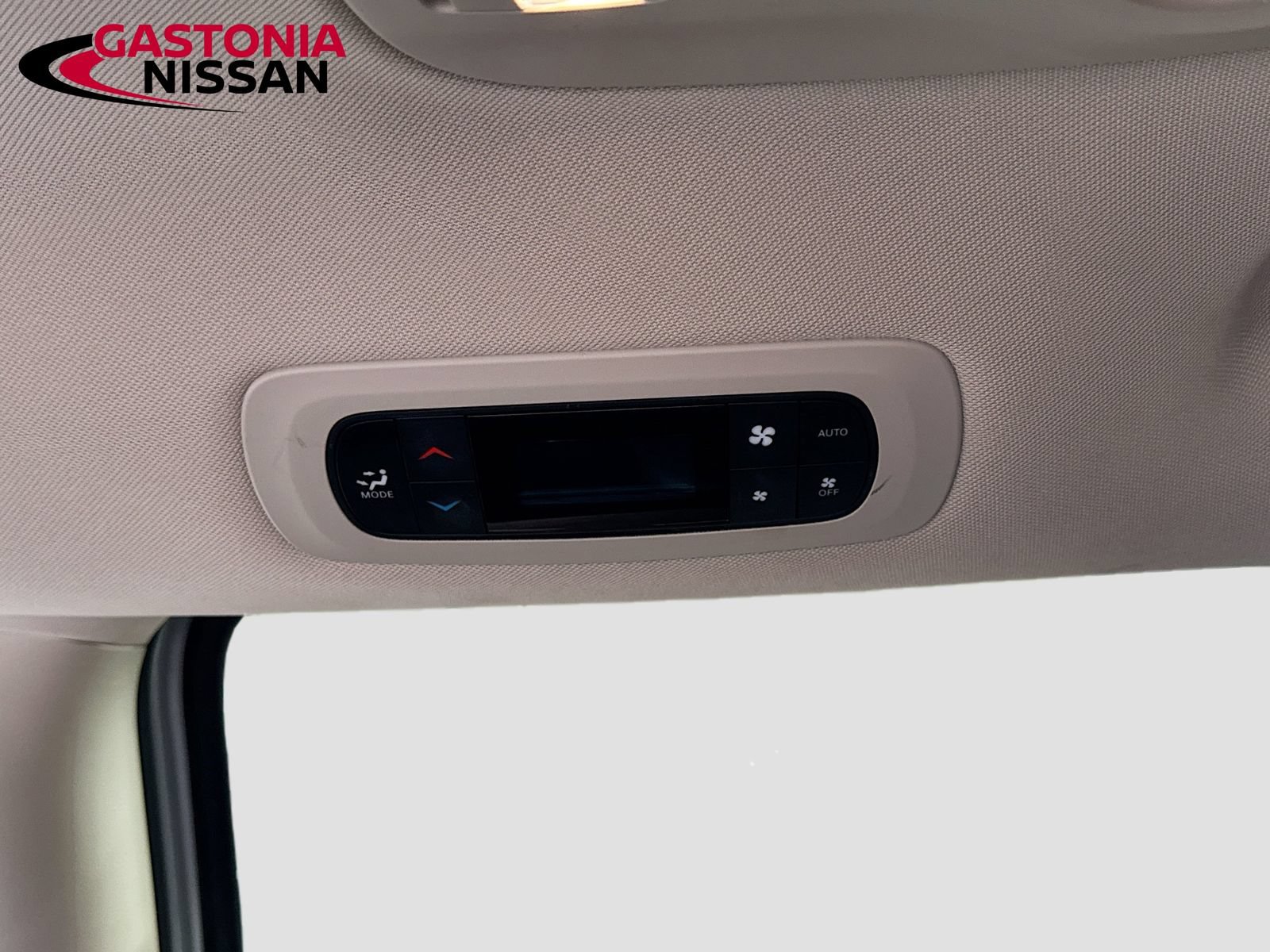 Used 2023 Chrysler Pacifica Touring-L FWD image 34