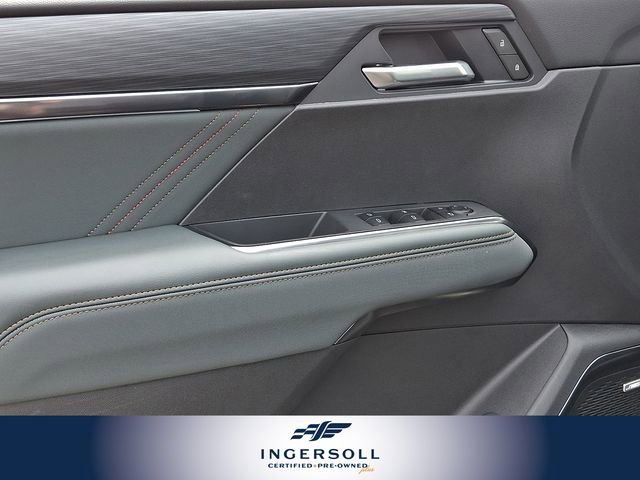 Used 2025 GMC Acadia AT4 w/ Super Cruise Package image 21